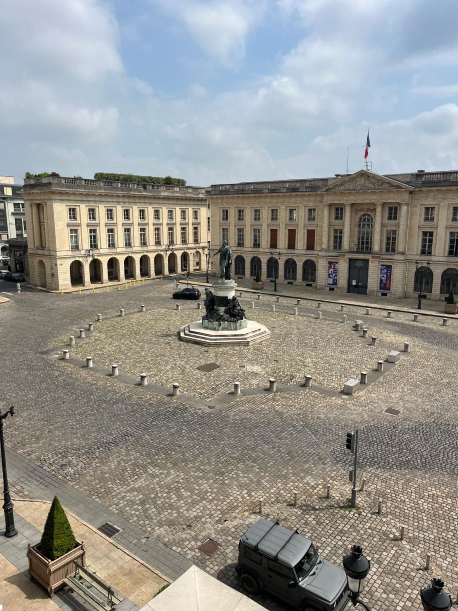 Royal Home, Hypercentre Reims Avec Vue Cathedrale Exterior foto